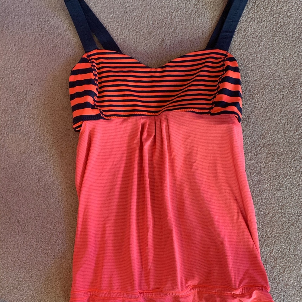 Lululemon tank w built in bra